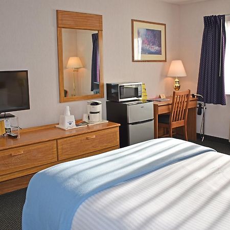 Americas Best Value Inn & Suites - Tahquamenon Country Newberry Ngoại thất bức ảnh