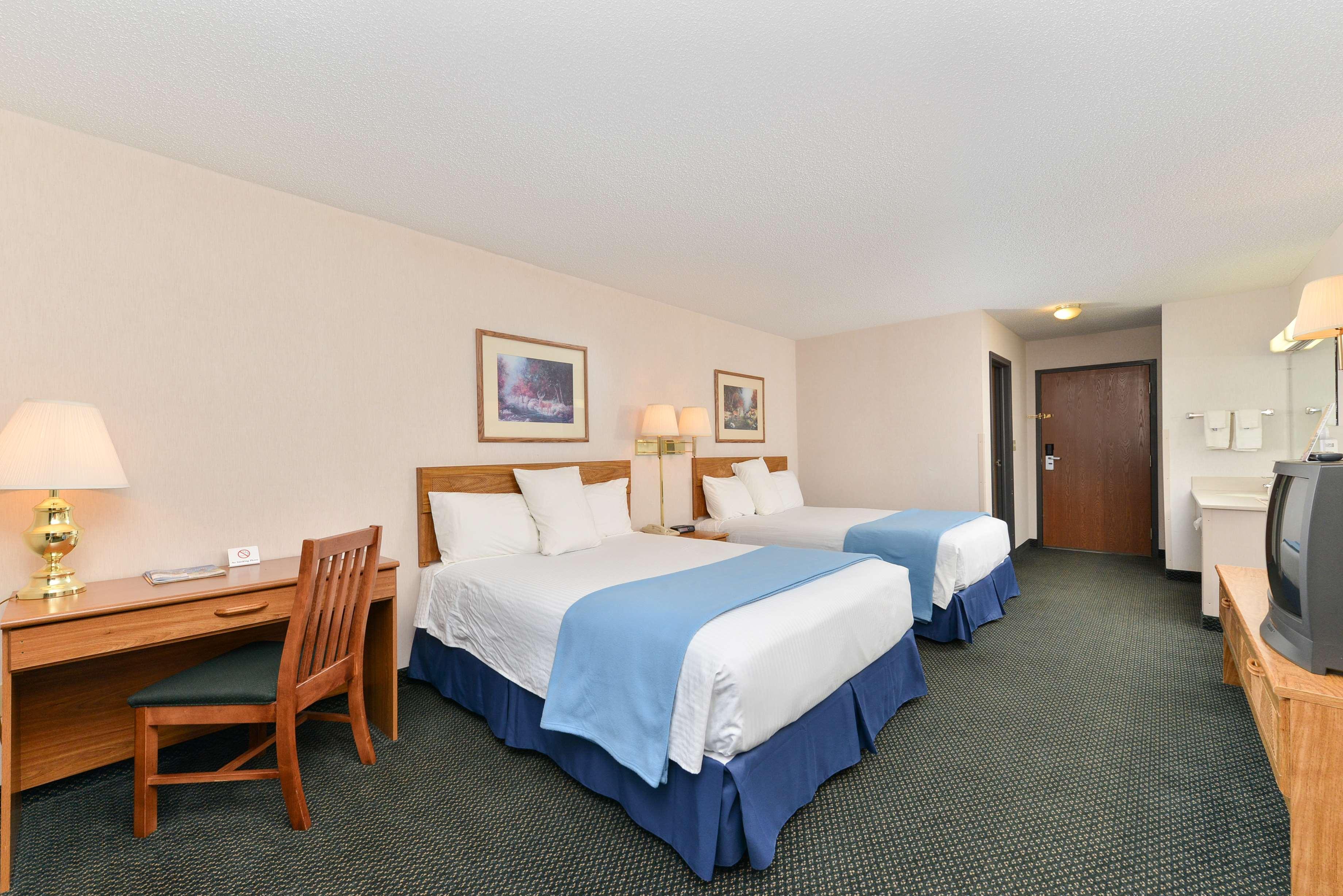 Americas Best Value Inn & Suites - Tahquamenon Country Newberry Ngoại thất bức ảnh