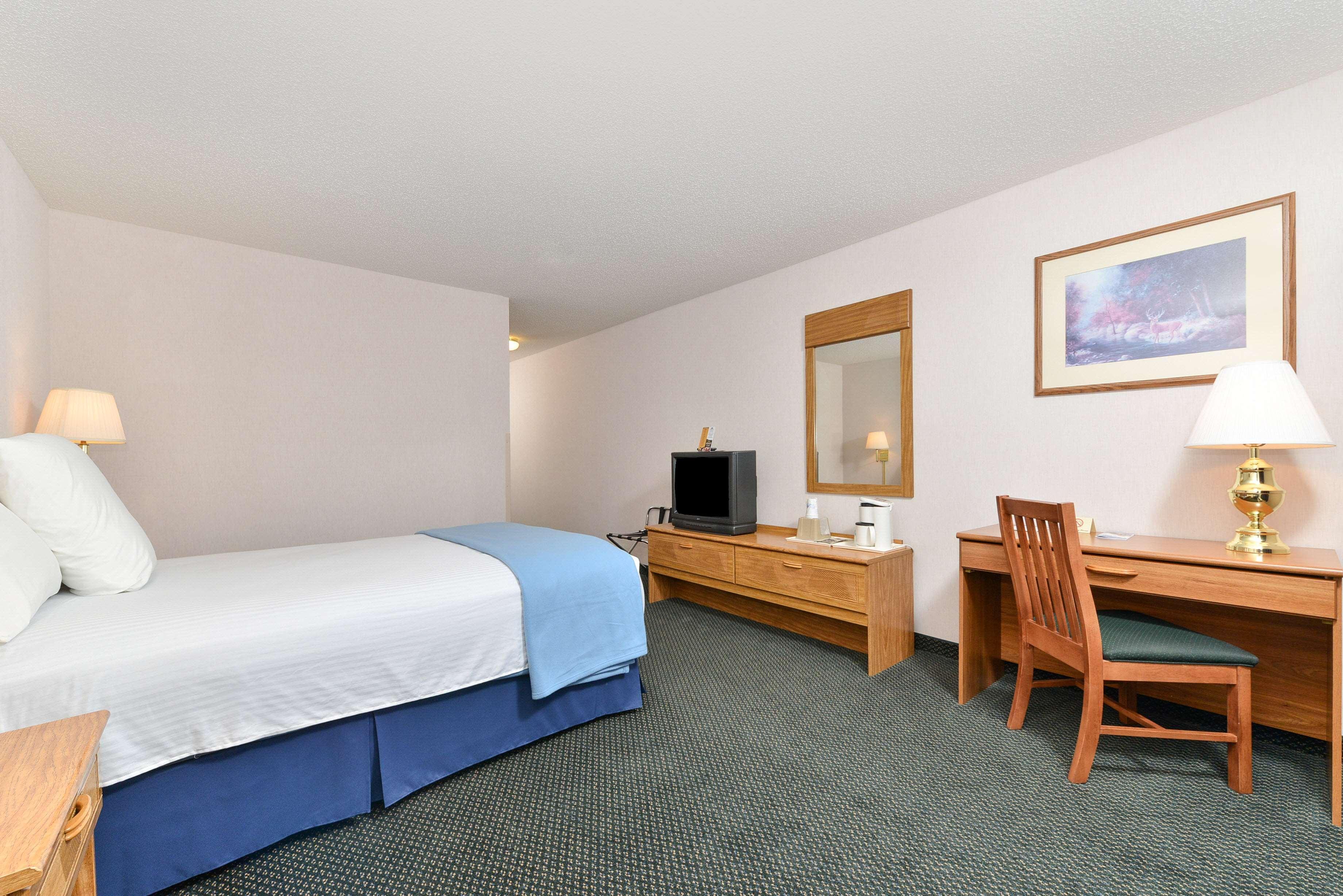 Americas Best Value Inn & Suites - Tahquamenon Country Newberry Ngoại thất bức ảnh