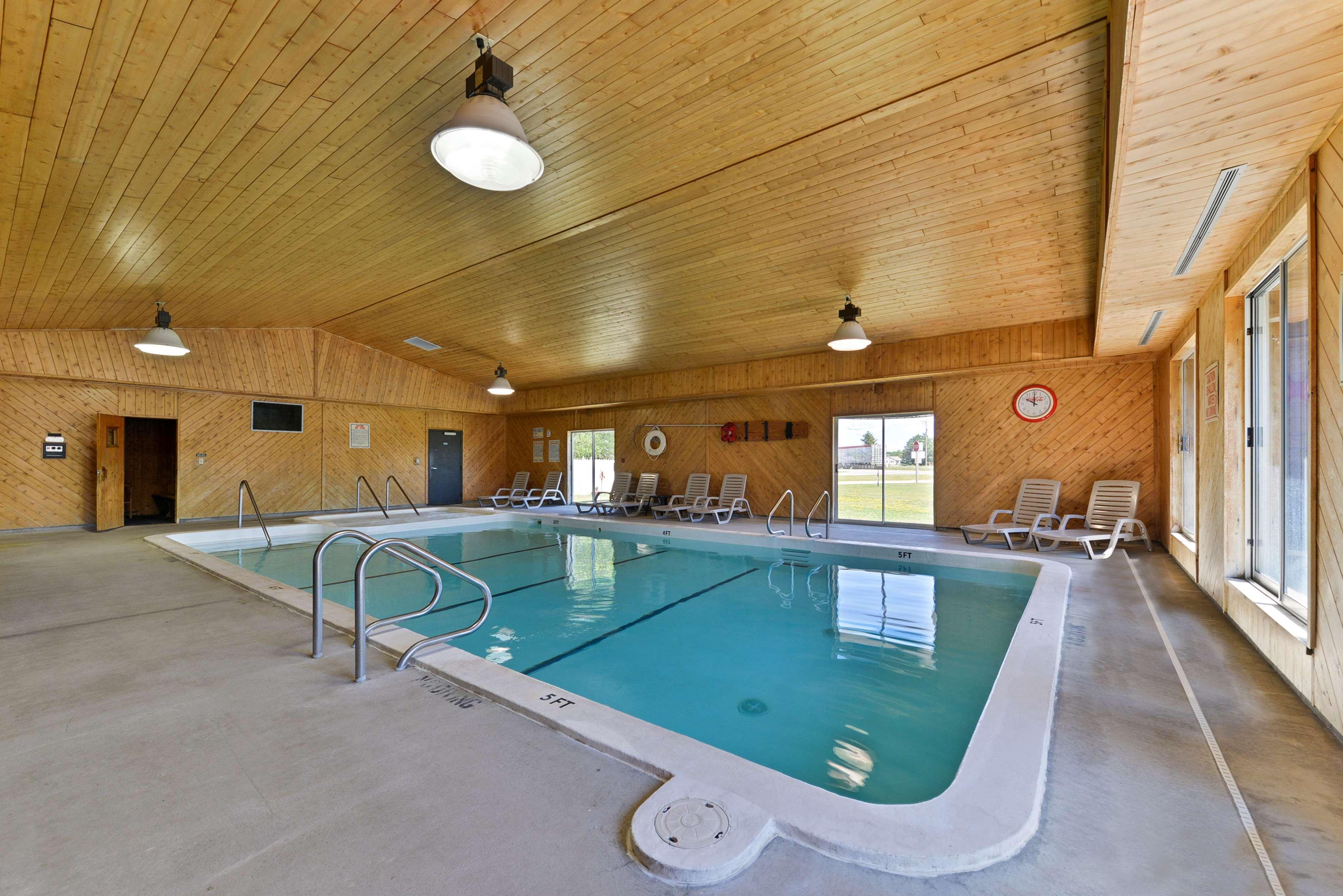 Americas Best Value Inn & Suites - Tahquamenon Country Newberry Ngoại thất bức ảnh