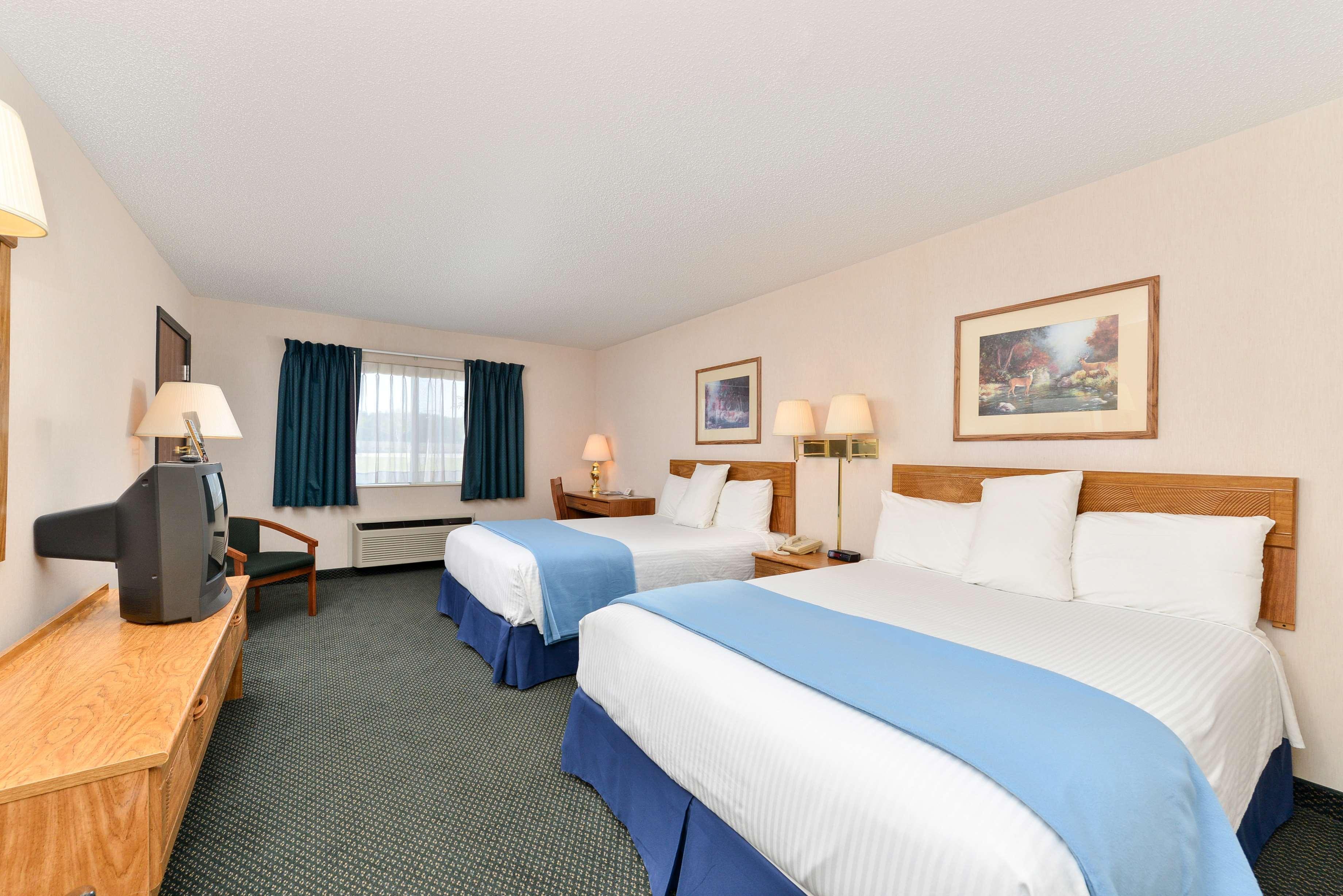 Americas Best Value Inn & Suites - Tahquamenon Country Newberry Ngoại thất bức ảnh