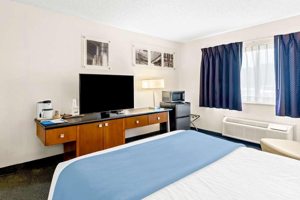 Americas Best Value Inn & Suites - Tahquamenon Country Newberry Phòng bức ảnh