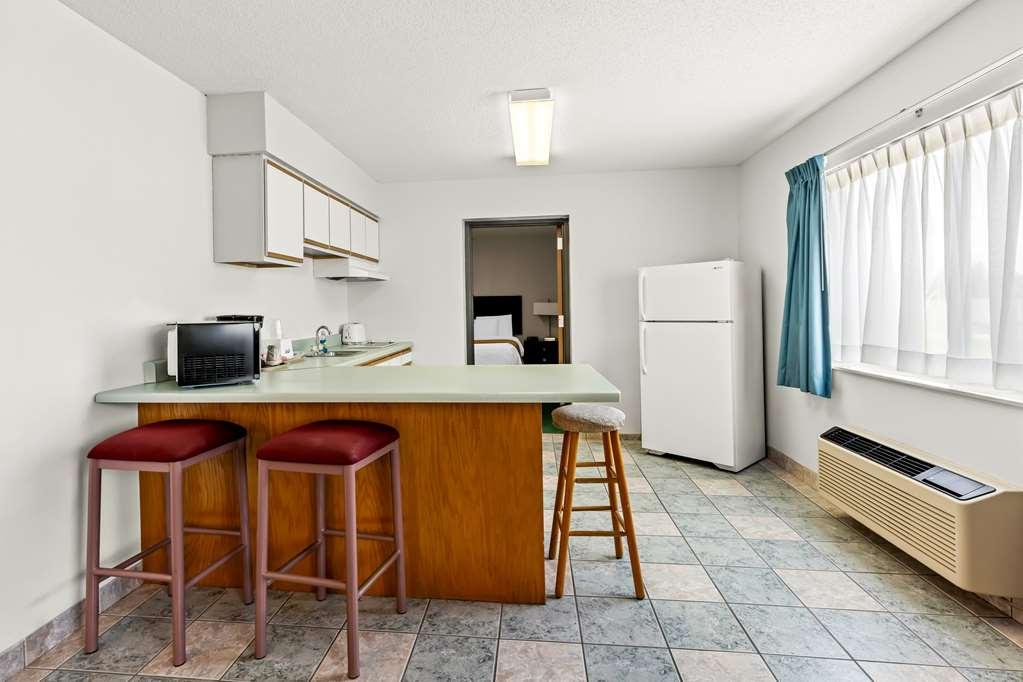 Americas Best Value Inn & Suites - Tahquamenon Country Newberry Phòng bức ảnh