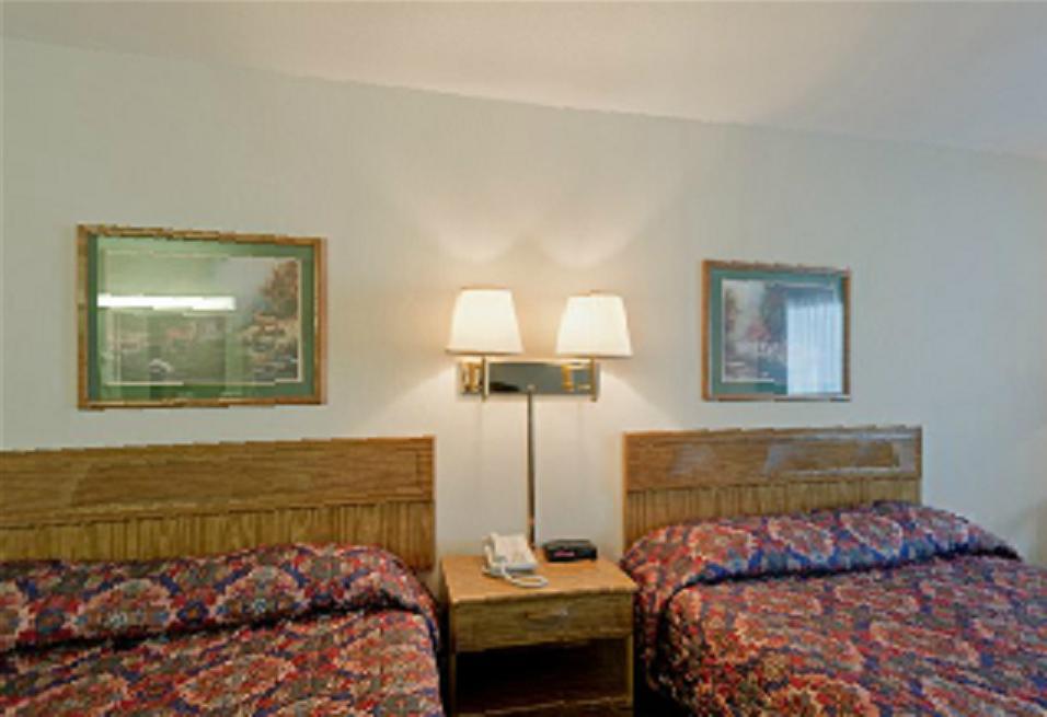 Americas Best Value Inn & Suites - Tahquamenon Country Newberry Phòng bức ảnh