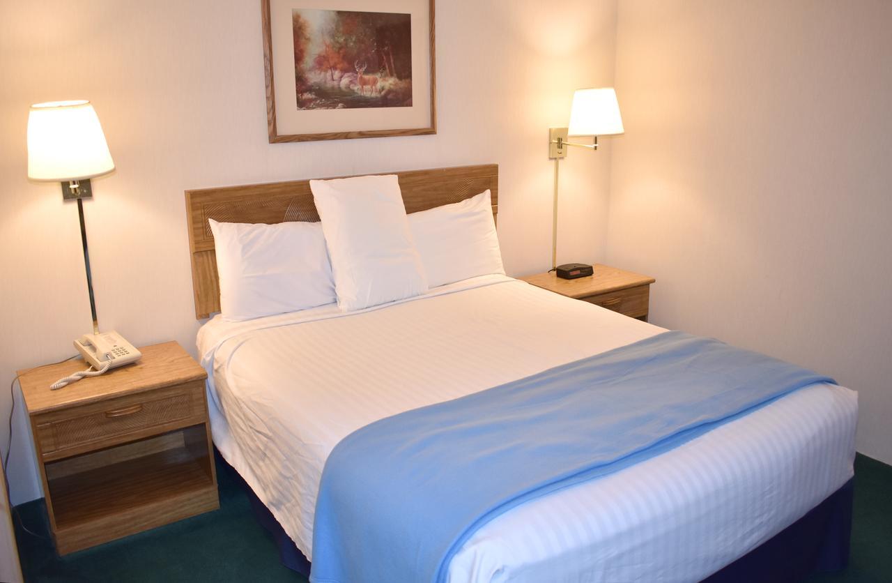 Americas Best Value Inn & Suites - Tahquamenon Country Newberry Ngoại thất bức ảnh