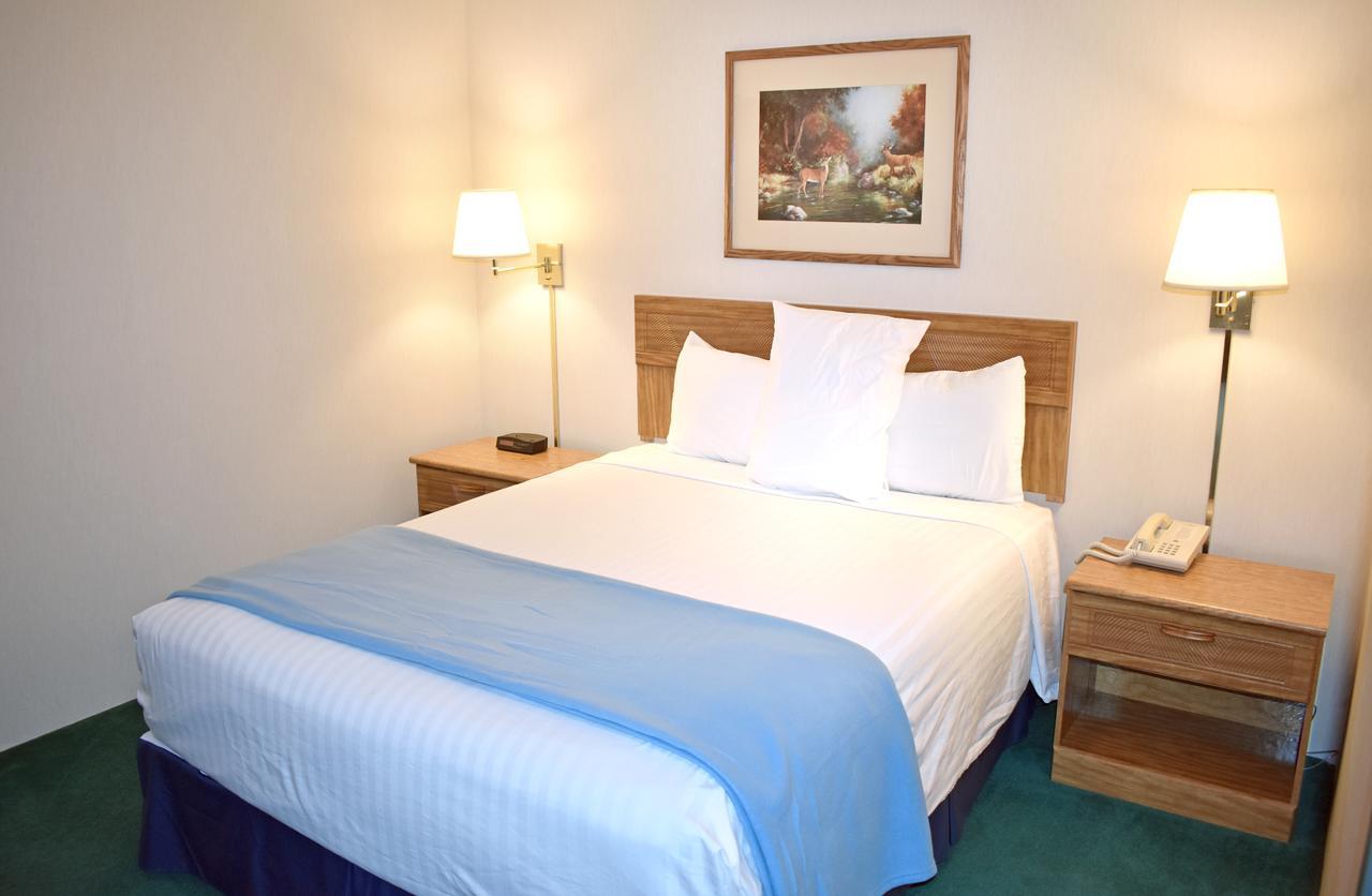 Americas Best Value Inn & Suites - Tahquamenon Country Newberry Ngoại thất bức ảnh
